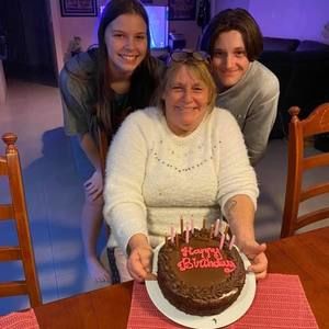 Meet your Posher, Val